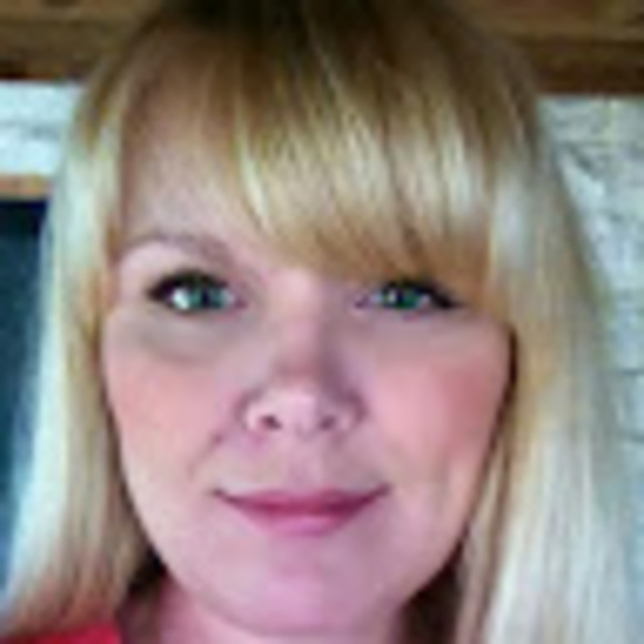 Meet your Posher, Mari - Picture 1 of 1